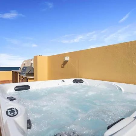 Beachfront - Amber Penthouse 2Br Condo - P512